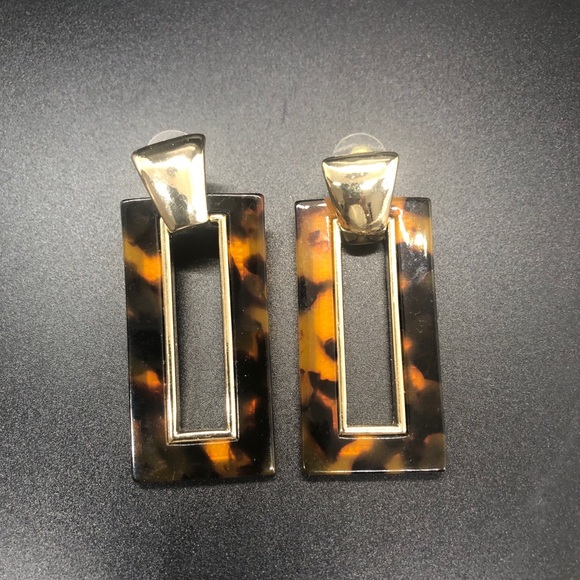 Rectangle Baubles Tortoise Resin Pierced Earrings - Picture 9 of 12